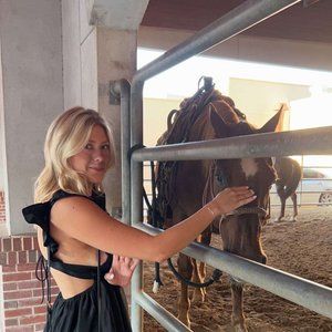 Meet your Posher, Sara